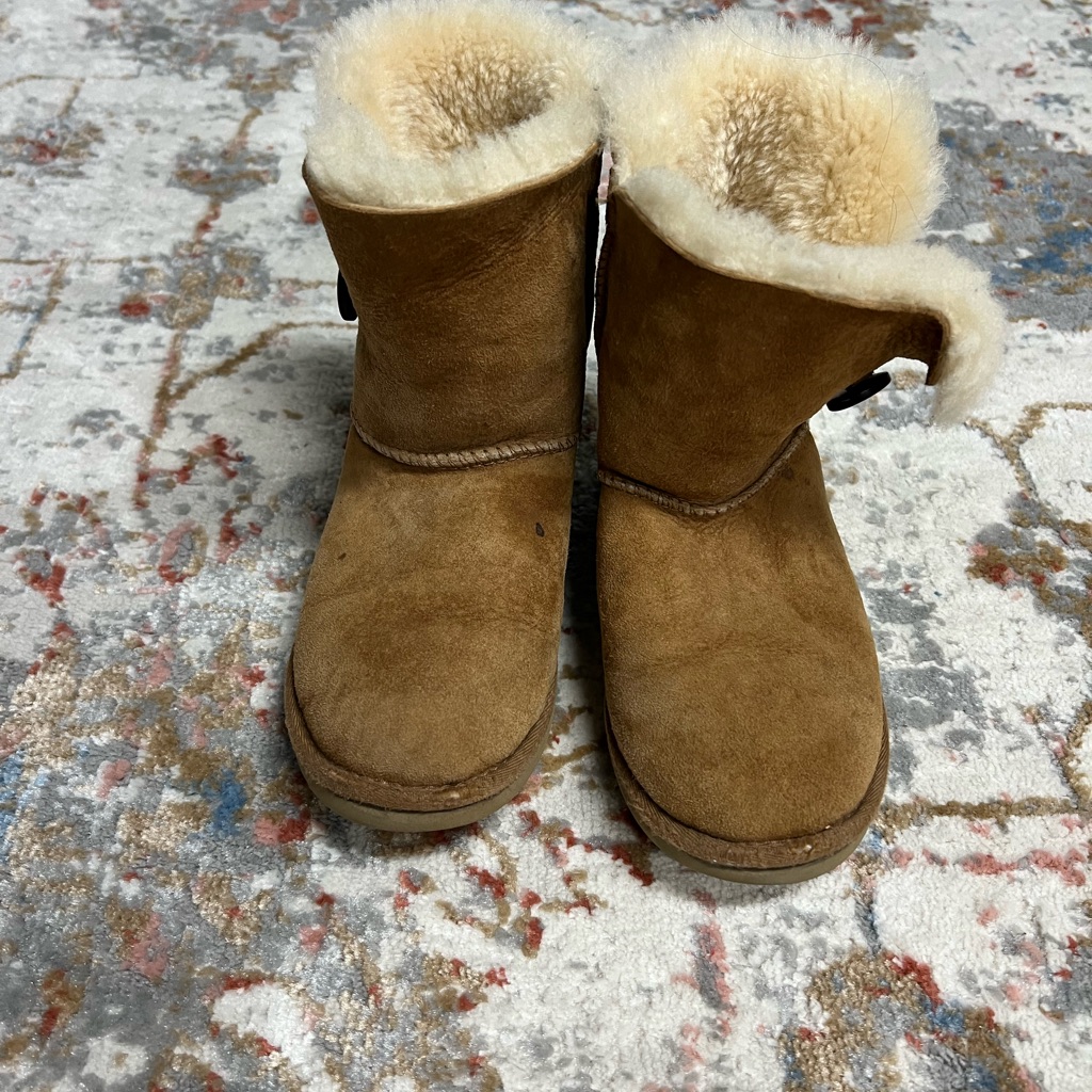Ugg